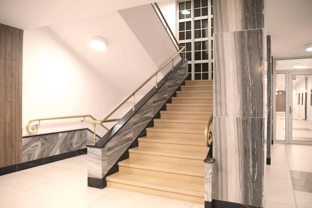 Unique Apartment City Center Wrocław Buitenkant foto